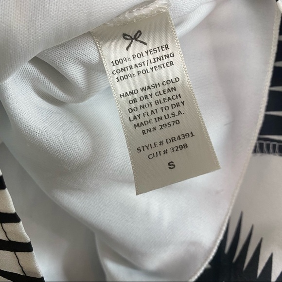 𝅺everly Aztec Shift Dress - Picture 4 of 7